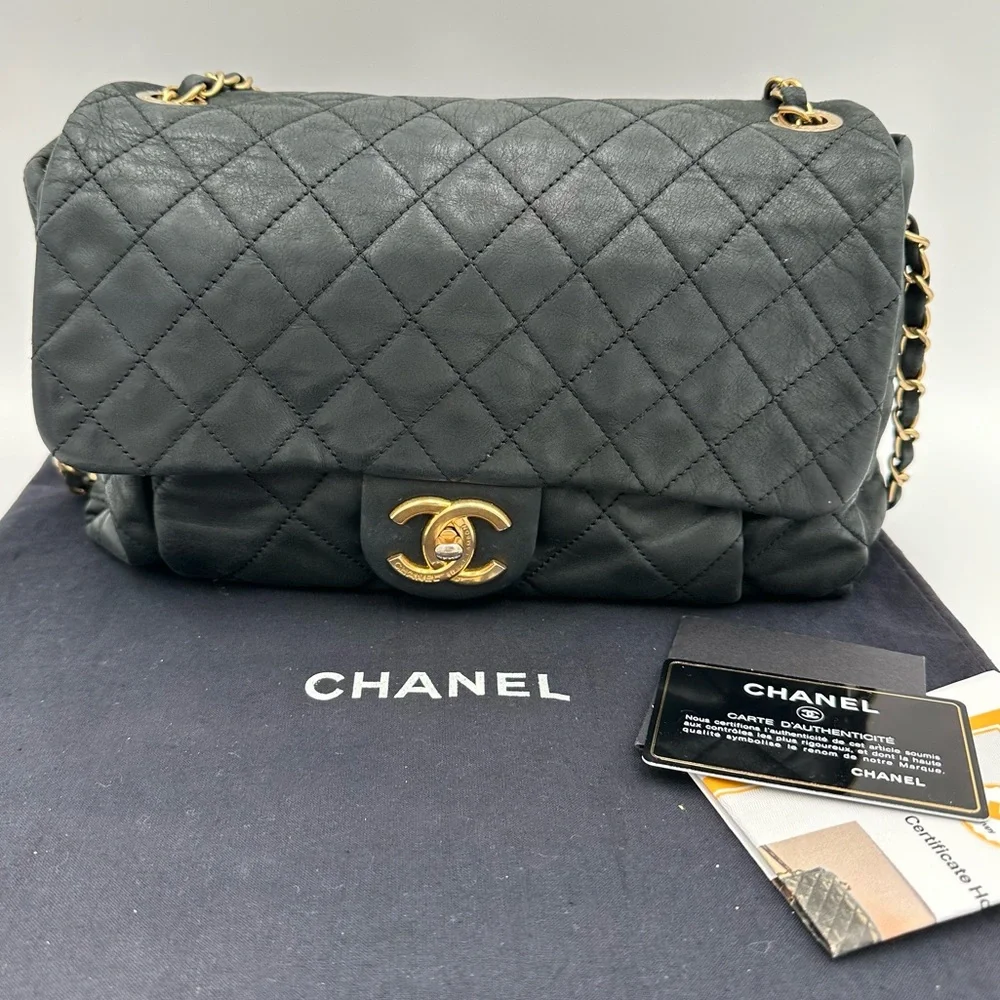 Chanel Lambskin Leather Bag - Picture 3 of 13